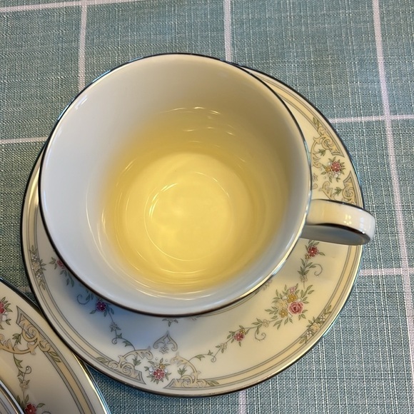 Royal Doulton Tamara Place Setting Excellent Condition Not Used - Picture 11 of 11